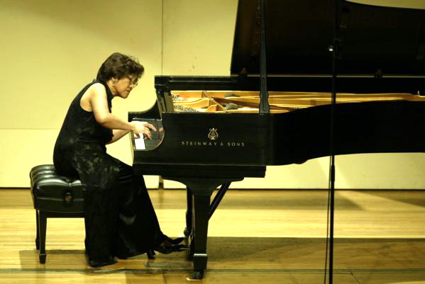 Victoria Bragin during the 2002 Amateur Cliburn Final Round